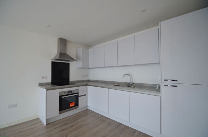 1 Bedroom Flat To Rent In Station Approach, Ashford, TW15