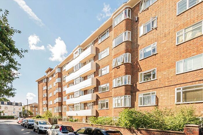 2 Bedroom Flat For Sale In Goldhawk Road, Shepherds Bush, W12