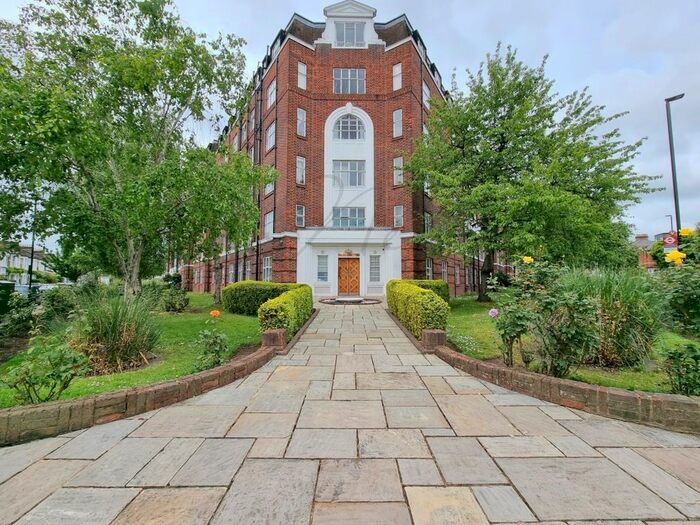 3 Bedroom Flat To Rent In Wellesley Road, Chiswick, W4