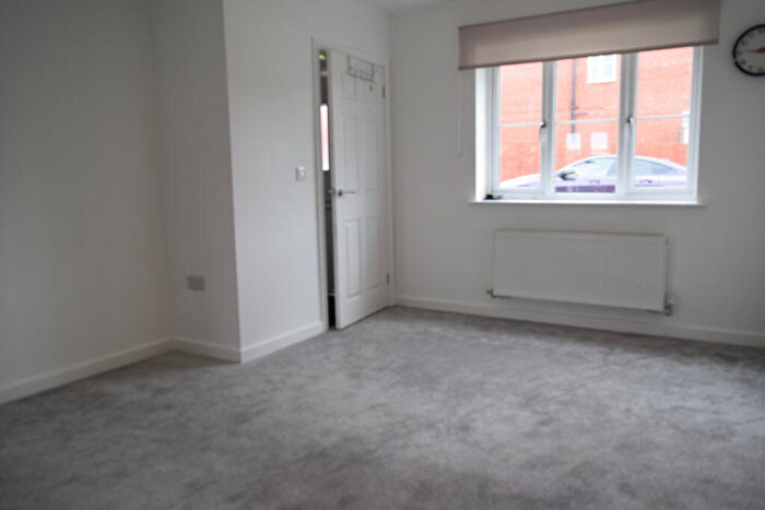 3 Bedroom Semi-Detached House To Rent In Meadowbrook Rise, BB2