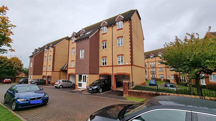 2 Bedroom Flat To Rent In Arthurs Close, Emersons Green, Bristol, BS16