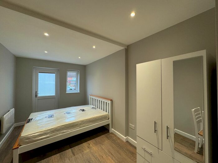 Studio To Rent In Meadow Road, Feltham, TW13