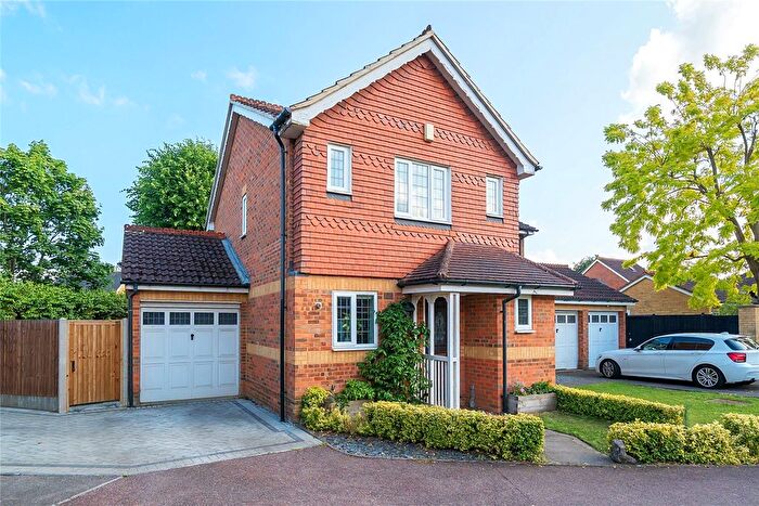 3 Bedroom Semi-detached House For Sale In Shepperton, Surrey, TW17