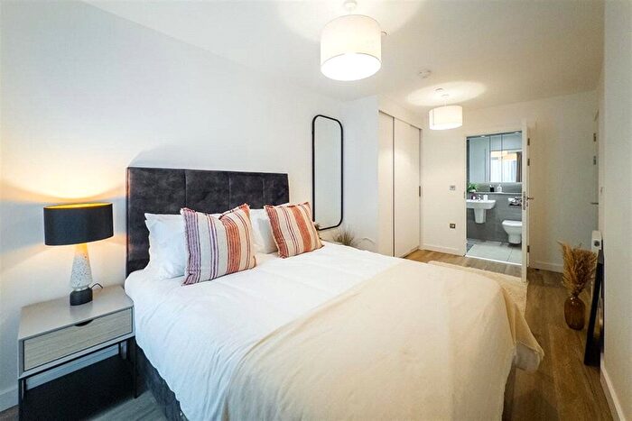 2 Bedroom Flat To Rent In Artillery Ln, London, E1
