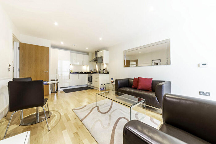 1 Bedroom Flat To Rent In Lanterns Way, Canary Wharf, E14