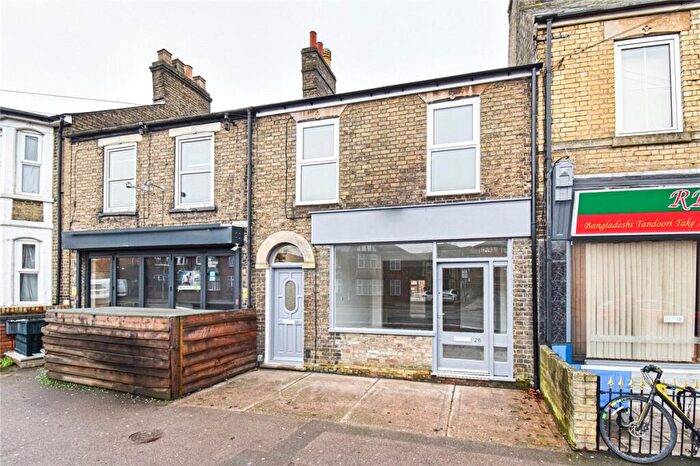2 Bedroom Apartment To Rent In Milton Road, Cambridge, CB4