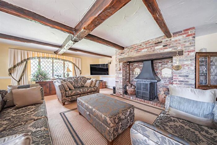 5 Bedroom Equestrian Facility For Sale In Shorne, Kent, DA12