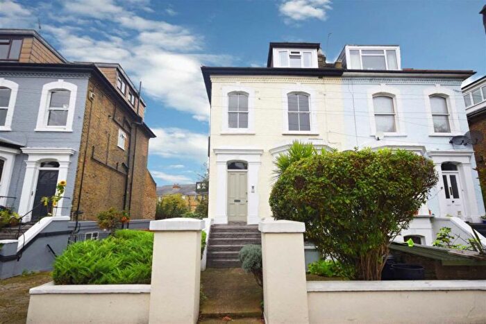 1 Bedroom Flat To Rent In Amyand Park Road, St Margarets, Twickenham, TW1