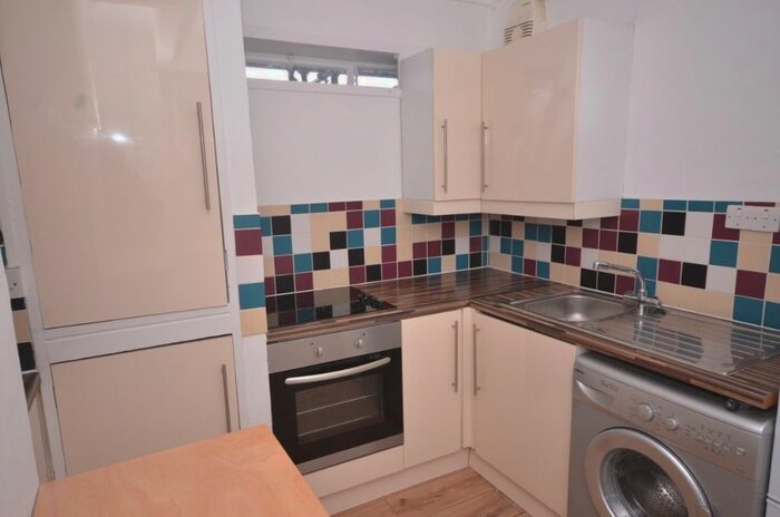 1 Bedroom Studio To Rent In Meeting House Lane, Peckham, London, SE15