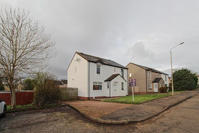 3 Bedroom Semi Detached House To Rent In Brentwood Drive, Glasgow, G53