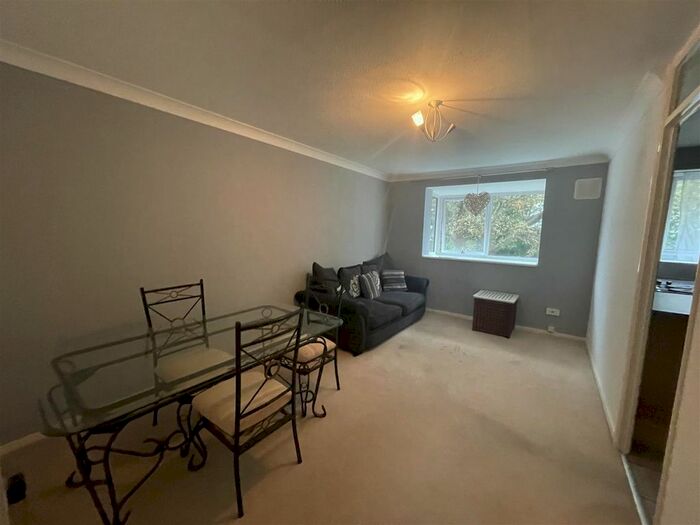 1 Bedroom Flat To Rent In Heathdene Drive, Belvedere, DA17