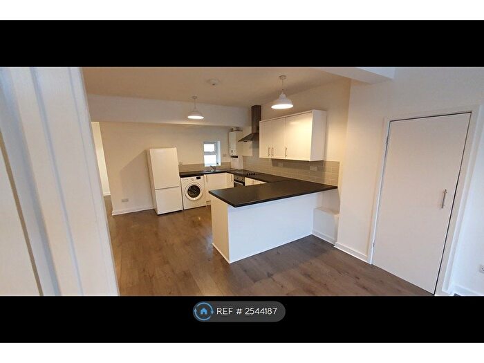1 Bedroom Flat To Rent In Lewes Road, Brighton, BN2