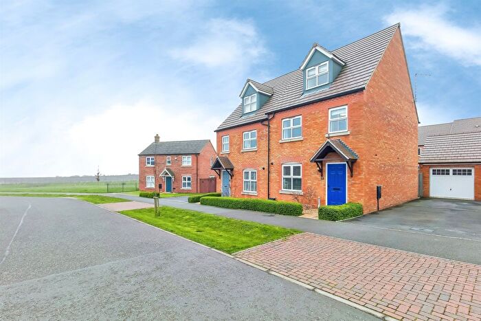 4 Bedroom Semi Detached House For Sale In Barrowfield Drive, Stamford, PE9