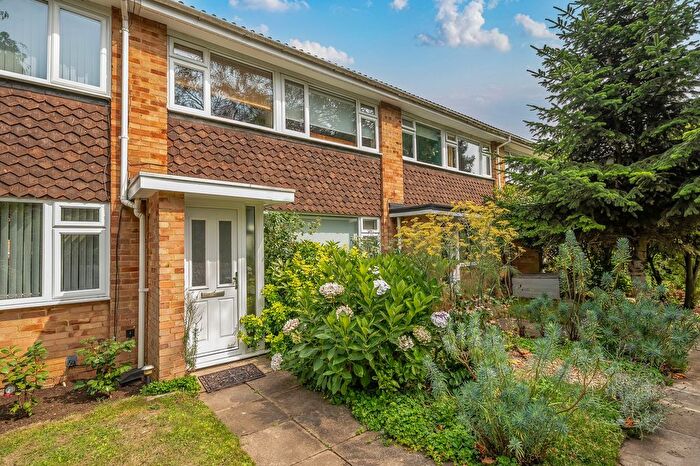 3 Bedroom Terraced House For Sale In Ashburnham Road, Richmond, TW10