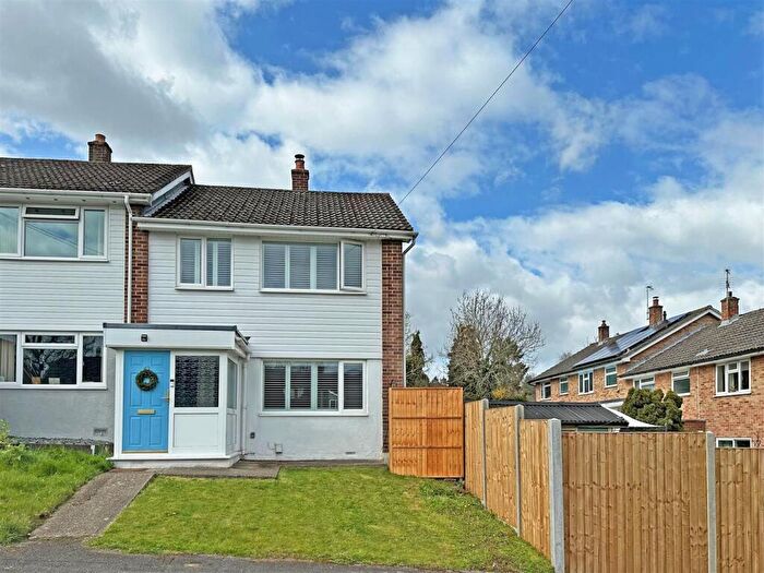 3 Bedroom End Of Terrace House For Sale In Woodcrest Walk, Reigate, RH2