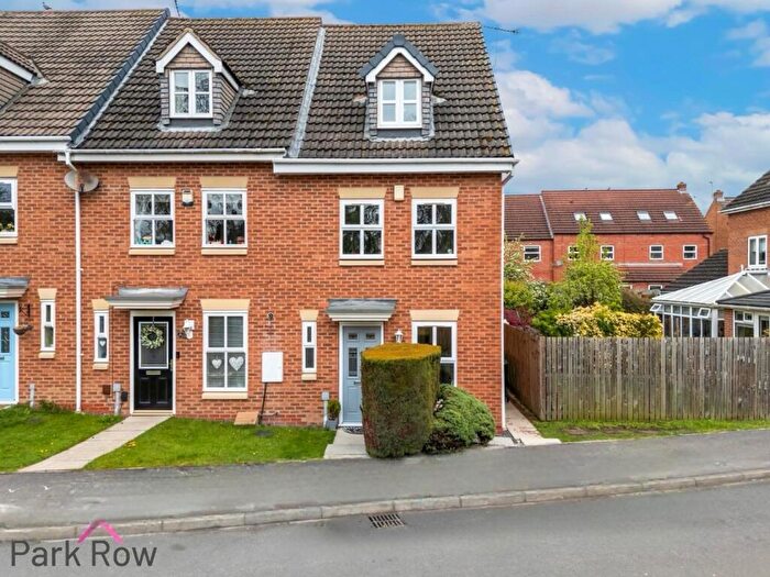 3 Bedroom Town House For Sale In Copperfield Close, Sherburn In Elmet, Leeds, LS25