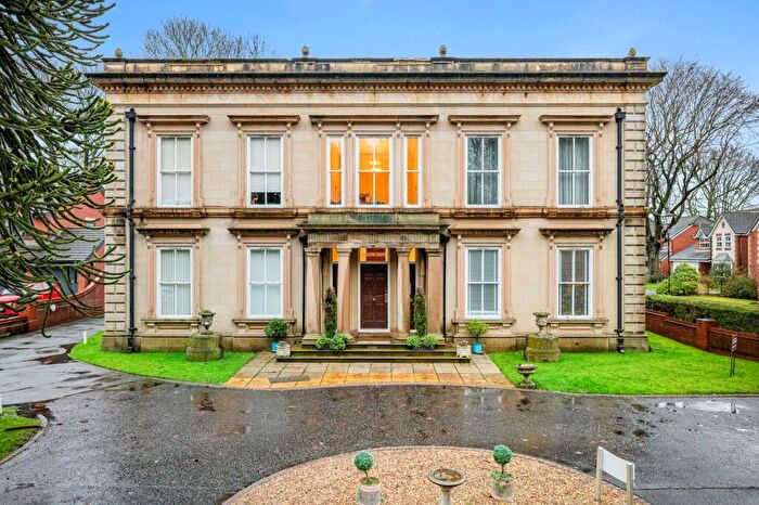 3 Bedroom Flat For Sale In Apartment, Heaton Grove, Manchester Road, Bury, BL9