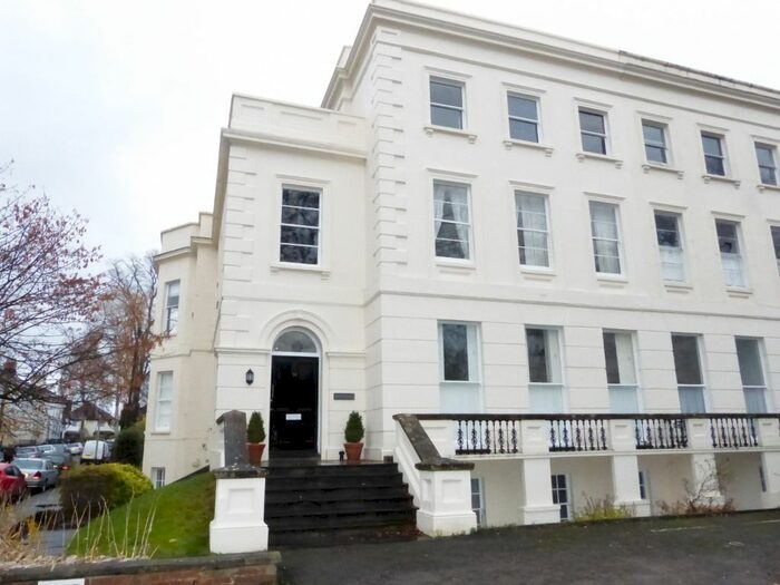 1 Bedroom Studio To Rent In London Road, Charlton Kings, GL52