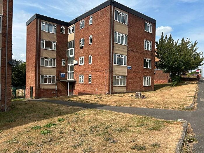 2 Bedroom Flat For Sale In Mount Road, Wolverhampton, WV4