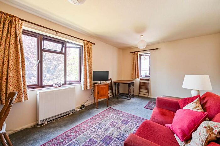1 Bedroom Flat For Sale In Cairo Road, Walthamstow, London, E17