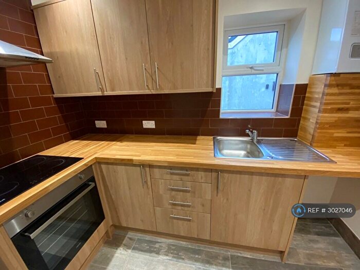 1 Bedroom Flat To Rent In Milburn Road, Bournemouth, BH4