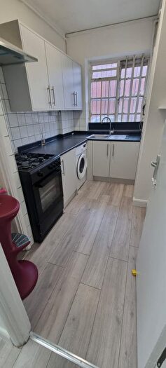 3 Bedroom Flat To Rent In London, SE1