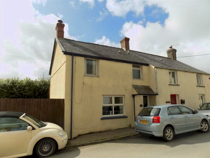 2 Bedroom Cottage To Rent In North Road, Holsworthy, EX22