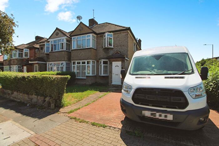 2 Bedroom Maisonette To Rent In Lyne Court, Meadowbank Road, Kingsbury, London, NW9