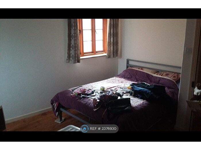 1 Bedroom Flat To Rent In Barrington Street, Tiverton, EX16