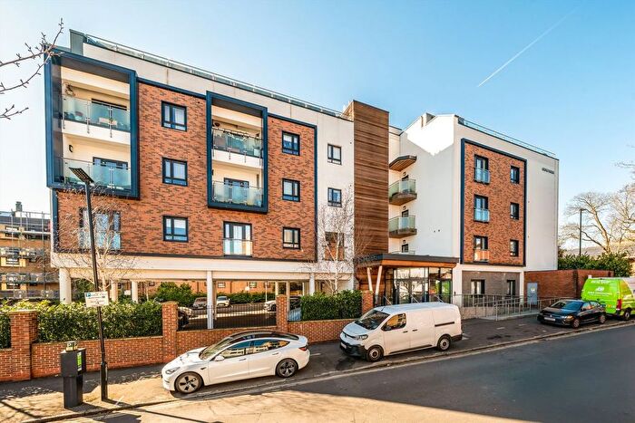 1 Bedroom Flat To Rent In Sidmouth Avenue, Isleworth, TW7