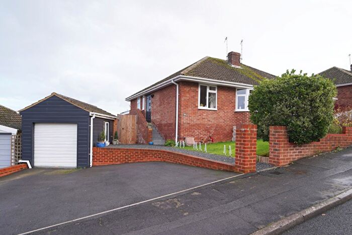 2 Bedroom Bungalow For Sale In Folly Crescent, Highworth, SN6