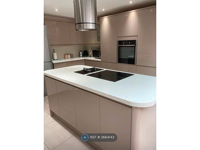 4 Bedroom Terraced House To Rent In Bream Close, Wolverhampton, WV10