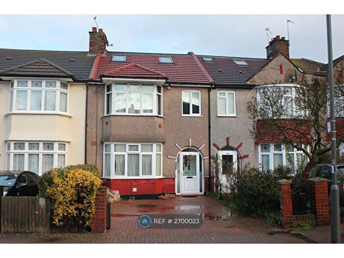 1 Bedroom Flat To Rent In Byrne Road, London, SW12