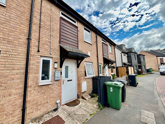 3 Bedroom Property To Rent In Easterly Square, Leeds, LS8