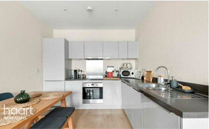 2 Bedroom Apartment To Rent In High Street, Bracknell, RG12