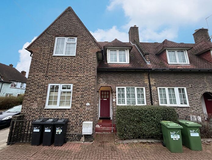 1 Bedroom Property For Sale In Fitzneal Street, Shepherds Bush, London, W12