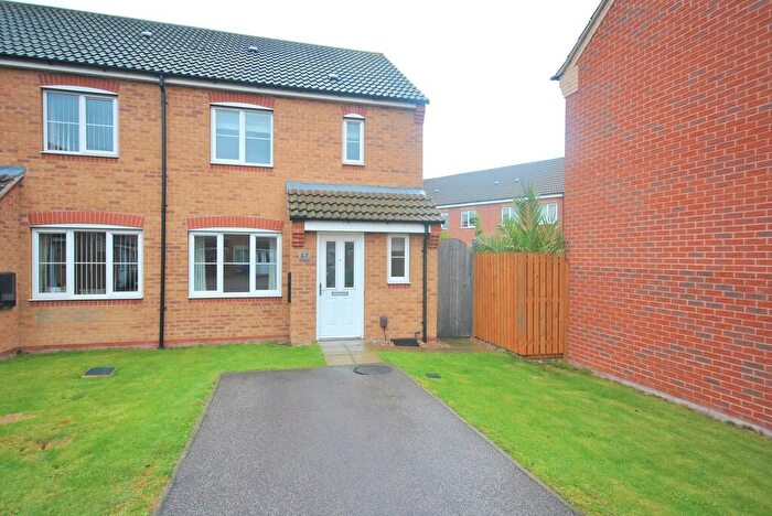 3 Bedroom End Of Terrace House To Rent In Aidans Close, Doncaster, DN2