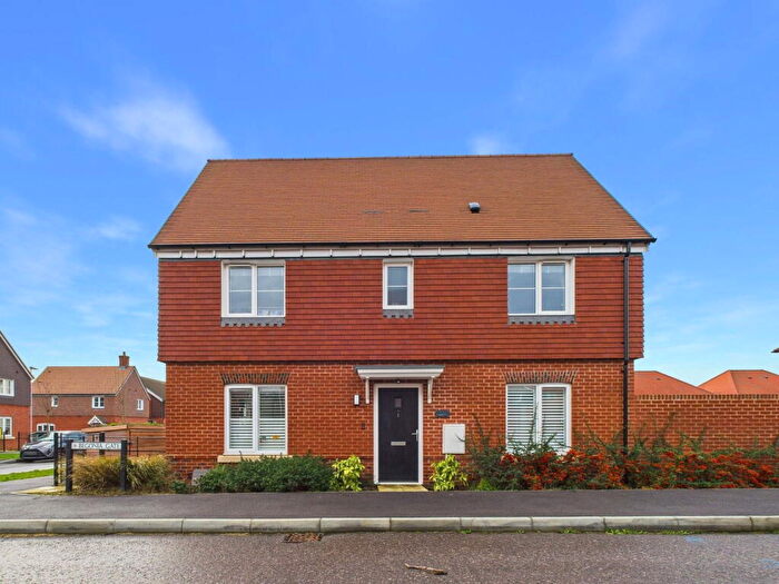 3 Bedroom Semi Detached House For Sale In Begonia Gate, Worthing, West Sussex, BN13