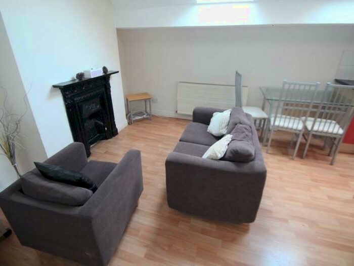 1 Bedroom Flat To Rent In Wesley Road, Leeds, LS12