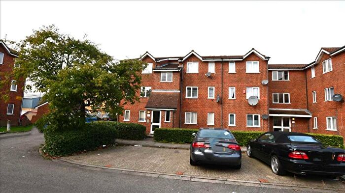 1 Bedroom Flat To Rent In Dunnock Close, London, N9
