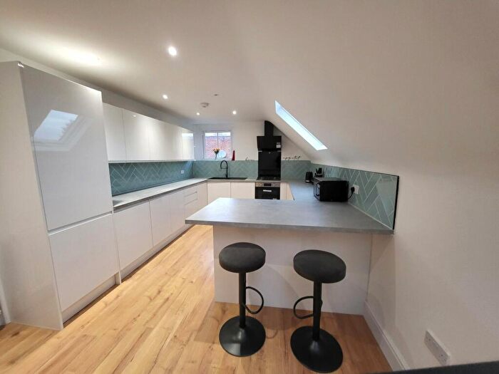 2 Bedroom Flat For Sale In Canadian Avenue, Catford, SE6