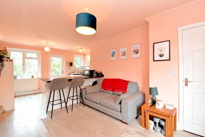 2 Bedroom House For Sale In The Crescent, Caerphilly, CF83