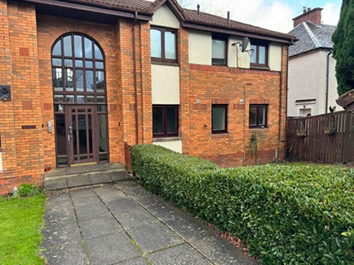 2 Bedroom Flat To Rent In The Paddock, Clarkston, G76