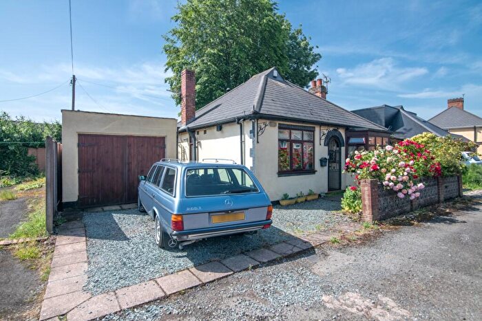 2 Bedroom Detached Bungalow For Sale In Field Road, Tipton, DY4