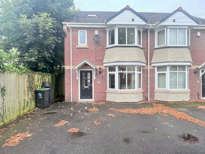 4 Bedroom Semi-Detached House To Rent In Dudley Wood Road, Dudley, DY2