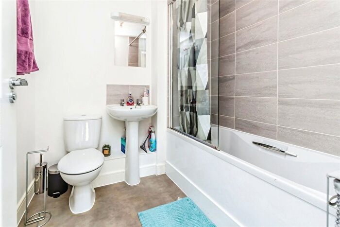 2 Bedroom Semi-Detached House For Sale In Hoadley Road, Horley, Surrey, RH6