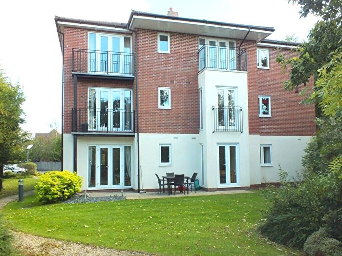 2 Bedroom Flat To Rent In Haslucks Green Road, Shirley, Solihull, B90