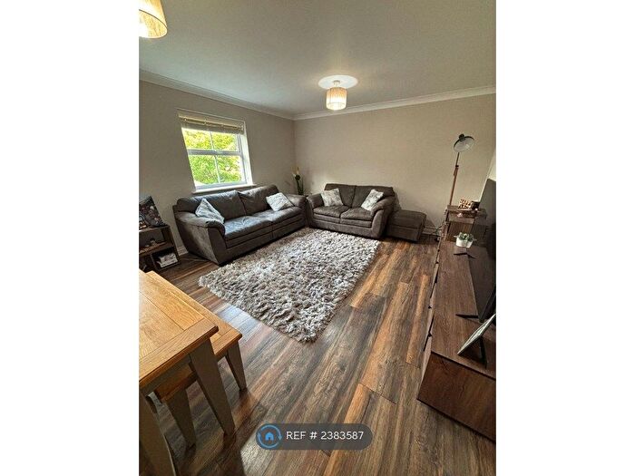 2 Bedroom Flat To Rent In International Way, Sunbury-On-Thames, TW16