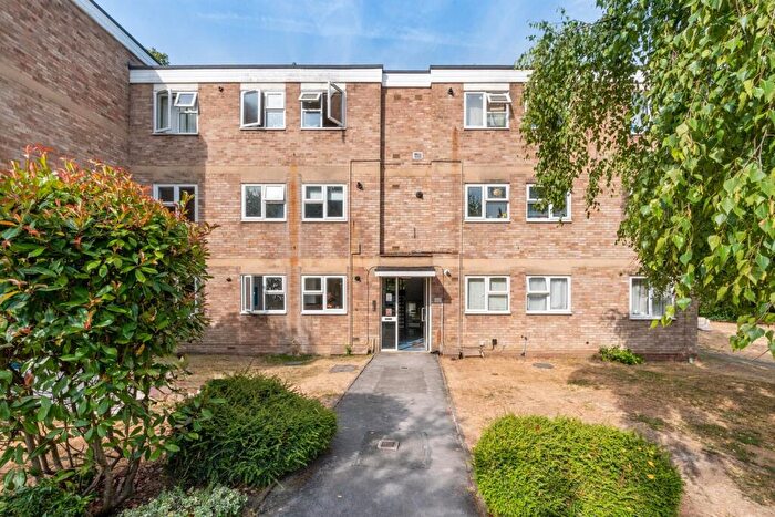 2 Bedroom Apartment To Rent In Malvern Court, Addington Road, Reading, RG1