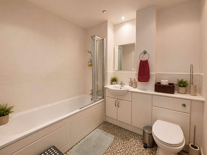 1 Bedroom Apartment For Sale In Spring Place, Barking, IG11